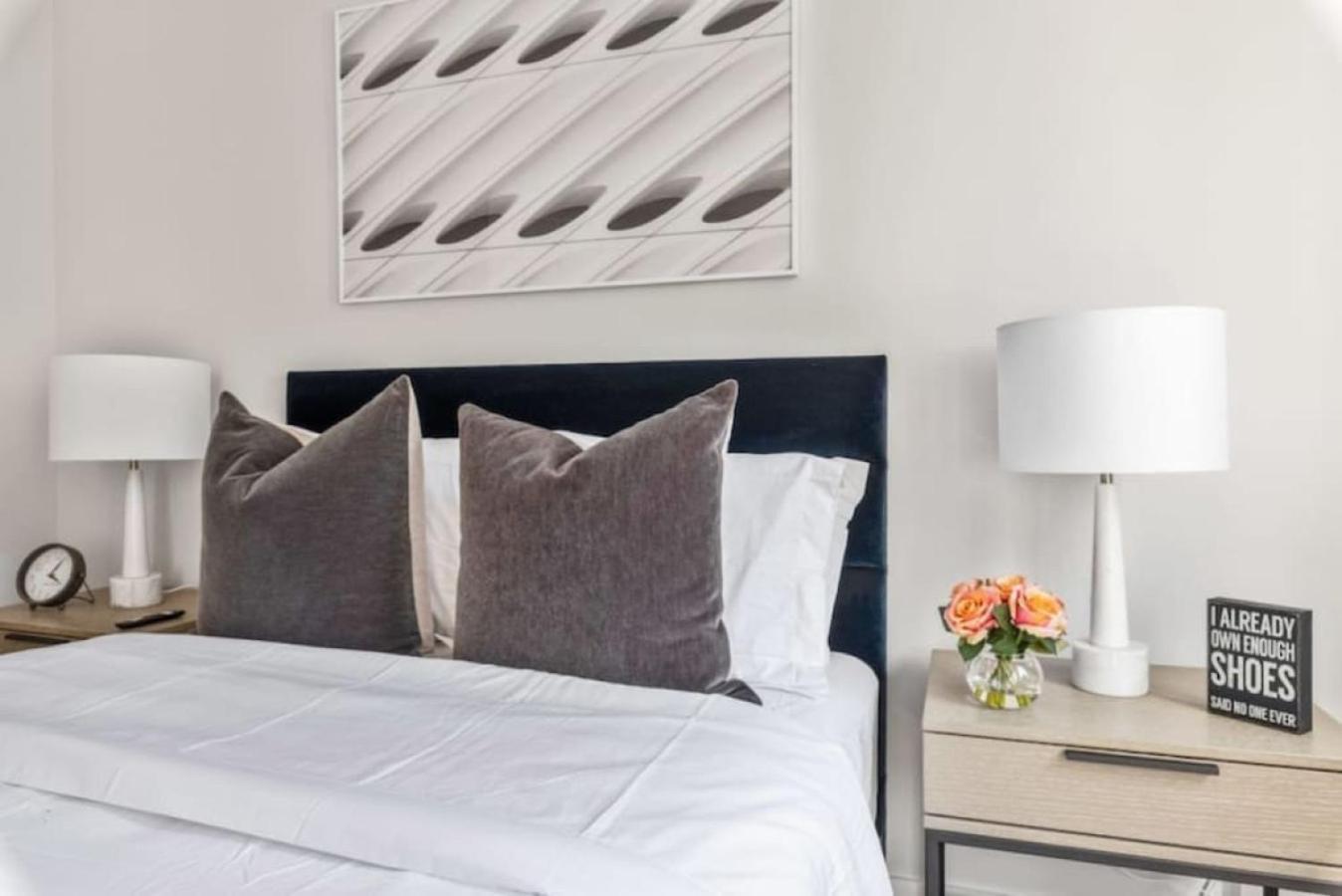 Appartement Luxe Studio With Charming Juliet Balcony *