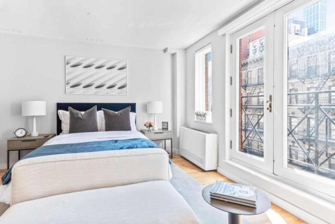 Appartement Luxe Studio With Charming Juliet Balcony New York